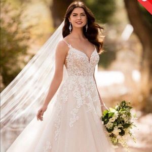Essense of Australia Wedding Dress D2363